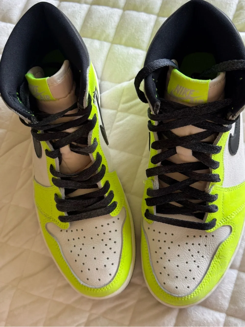 Air Jordan 1 Retro High OG Visionaire Volt Neon Green Black 555088-702 Men's 9.5